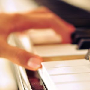 用钩子钩屁股眼调教片子
